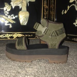 Teva Indio Jewel Platform